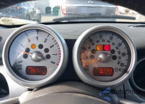 2005 Mini Cooper z USA, uszkodzony, nr VIN WMWRC33415TC58743